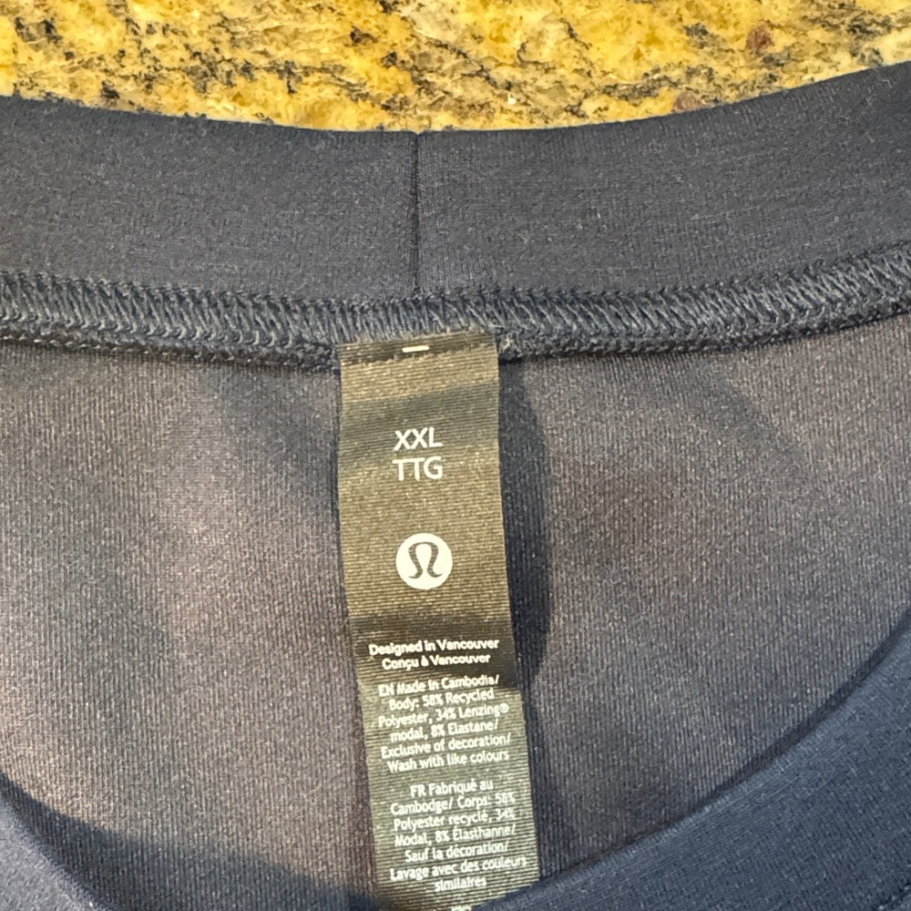 Lululemon Navy Blue athletic material sweater XXL